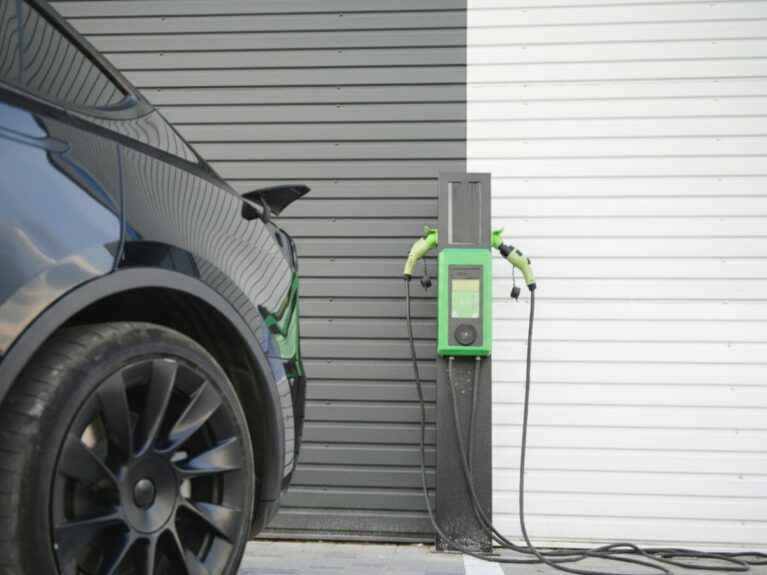 how does an ev home charger work